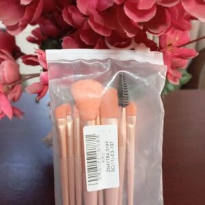 Makeup Brush Set – 8 Pieces Professional Cosmetic Brushes
